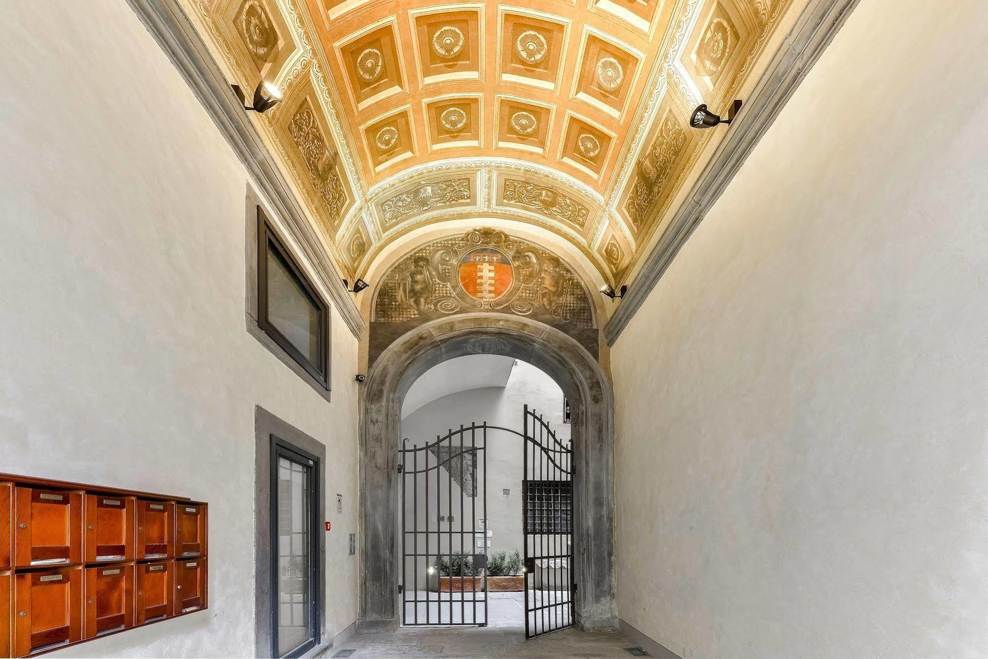 Palazzo Uguccioni Apartments Firenze Eksteriør billede