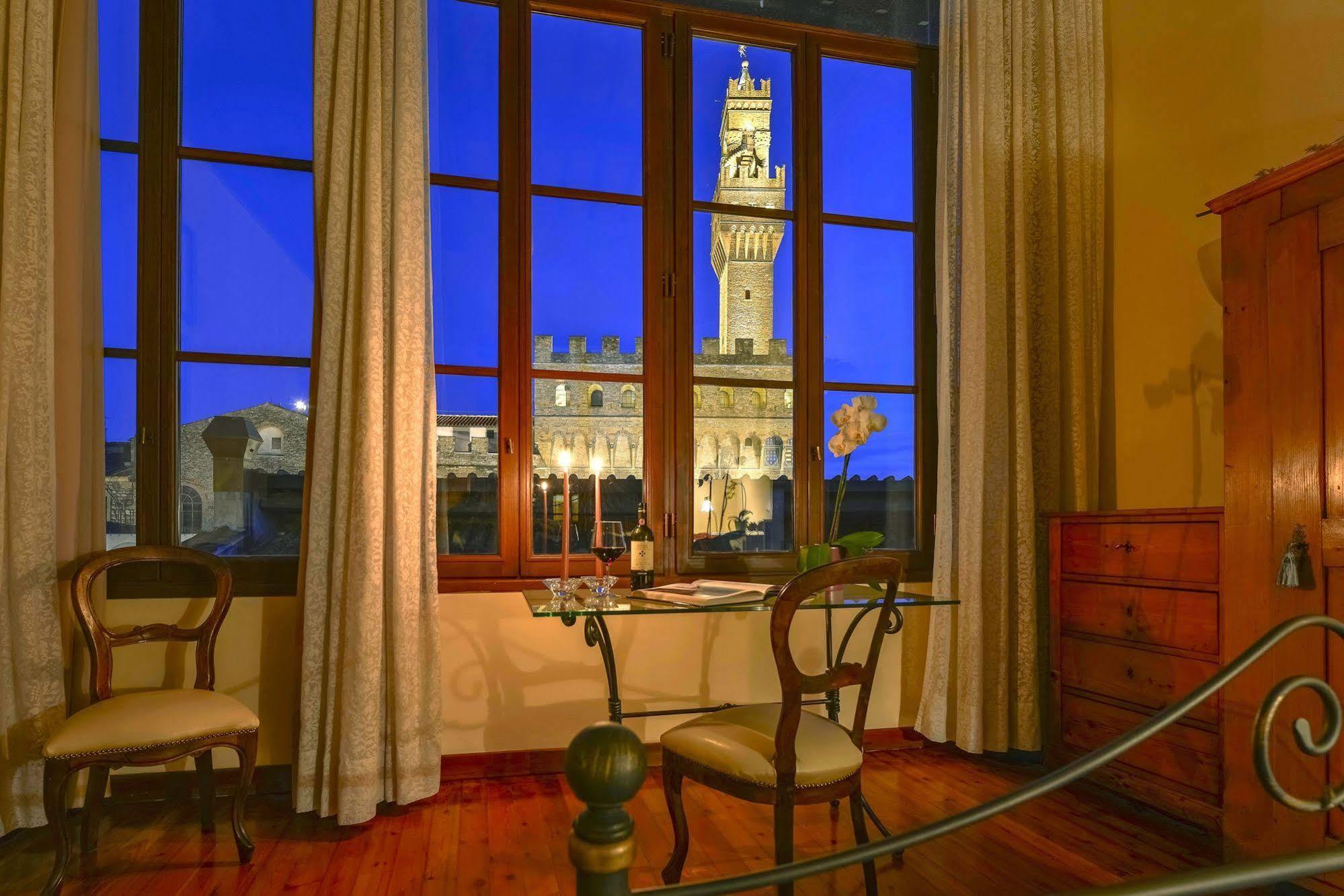 Palazzo Uguccioni Apartments Firenze Eksteriør billede
